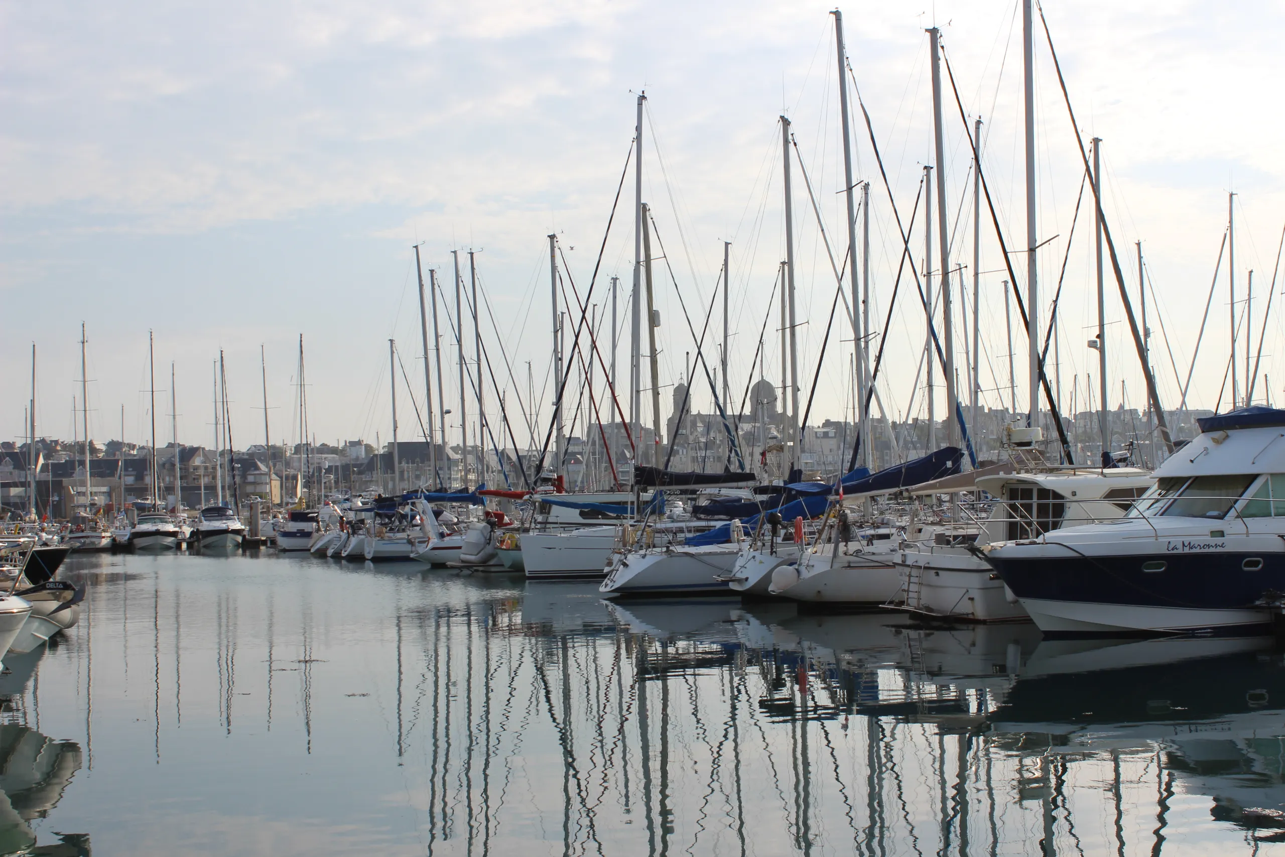 Bateaux amarrés au port de plaisance de Granville